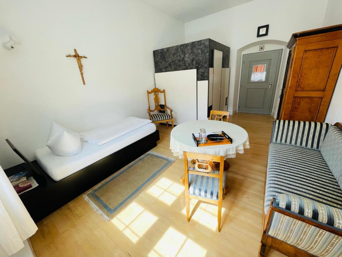 Hotel Bischoefliches Seminar St. Willibald *